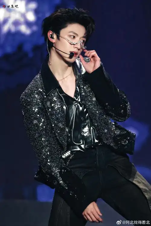 朱志鑫百变舞台风格