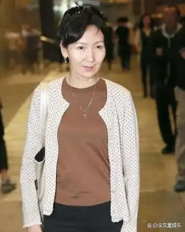 65岁高龄陈美琪晒近况,精神状态很不错,网友对比发现不输关之琳