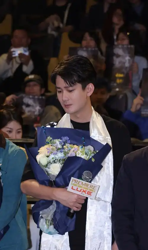 熊梓淇超话  @熊梓淇又一站路演来到杭州,真挚热忱进行了映后交流,每