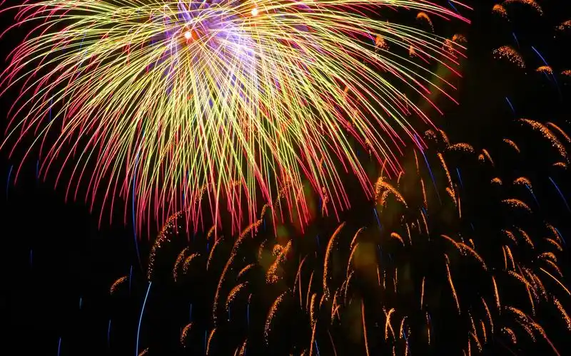 新年唯美烟花图片电脑桌面壁纸下载