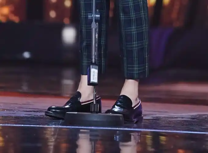 杨洋脚踝好苏啊,脸好看的人哪哪都好看～@杨洋