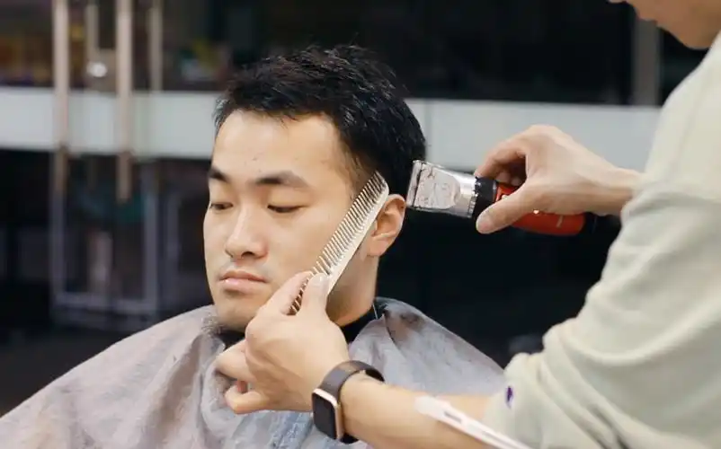 《治愈系》男生剪发 造型  享受剪发的过程