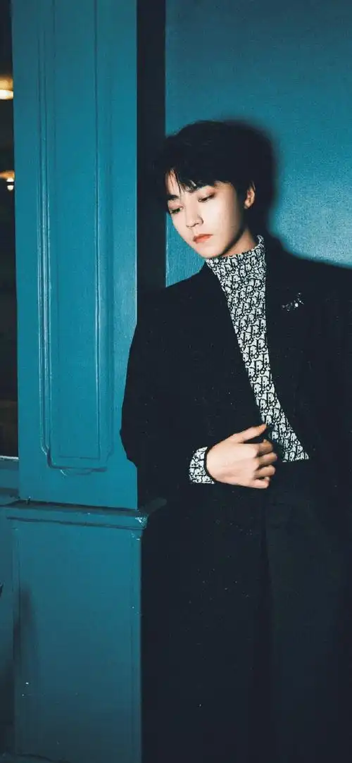 王俊凯 巴黎时装周