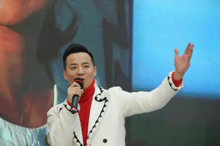 2019乌兰托娅新专辑签唱会《故乡·敕勒歌》哈尔滨火热大卖!_李佳时