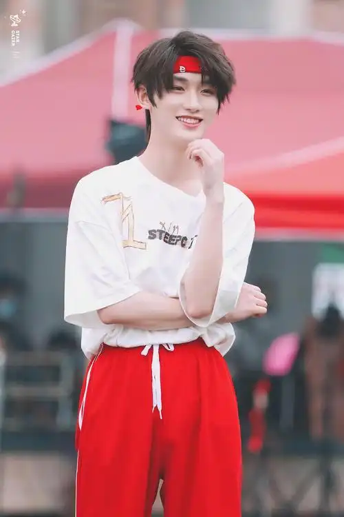 那些我珍藏的丁程鑫饭拍神图 dcx