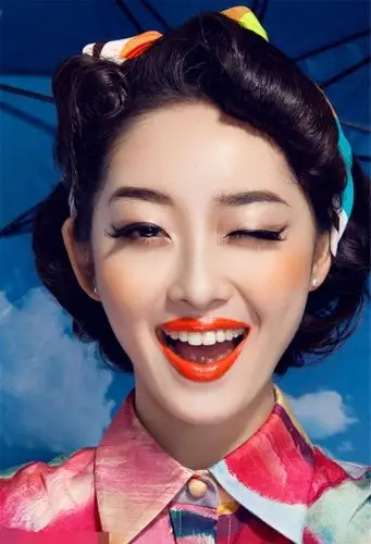 国民时期女士盘发造型 如何盘复古风情的发型