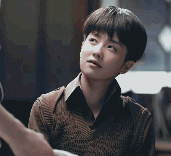 演员为角色服务,又不是第一次短发扮相,烈火军校剪的短发很好看啊!