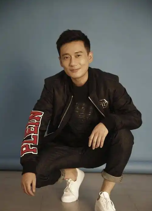 徐洪浩:比女人大10岁,他在家里,在外面都是女人带头,幕后有泪水