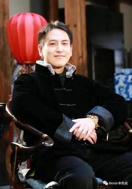 汤珈铖被抑郁症折磨的富豪家族黑狗那些消失网络的日子