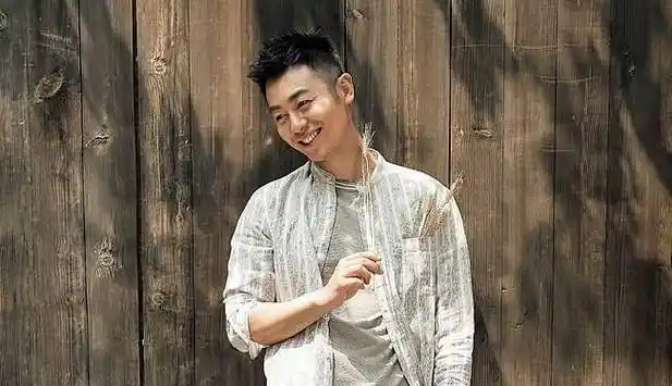 弃9年初恋,娶陈思诚的"前任",朱亚文7年婚姻道出真谛_沈佳妮_作品