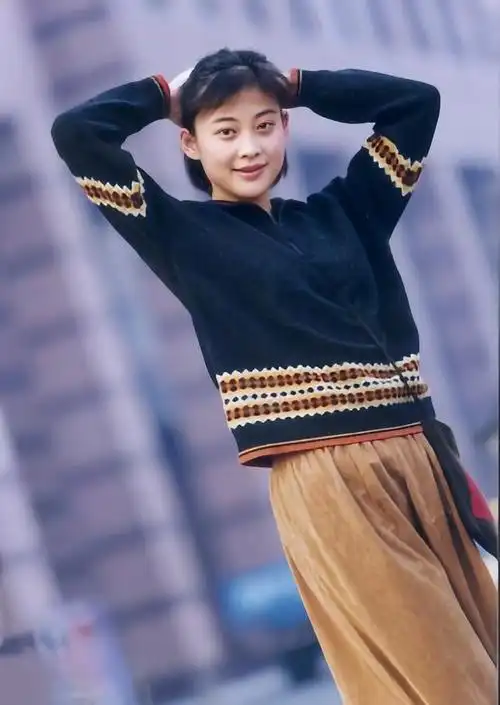 梅婷到底算不算中戏最美校花看看她和章子怡的合照就有答案