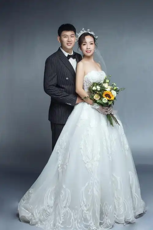 玩拍婚照内外景畅选 底片全送不满意重拍