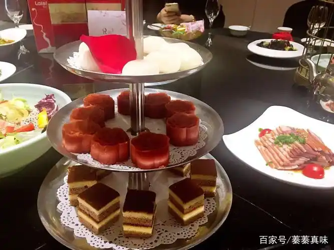 婚宴上的菜也是蛮精致的