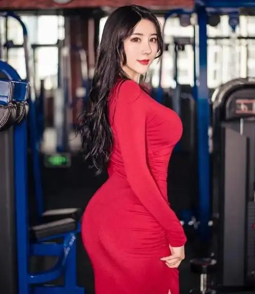 抖音网红刘太阳个人资料:刘太阳性感照及直播间地址