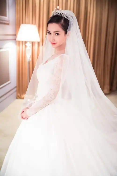 婚纱动态图 angelababy_angelababy跑男婚纱_angelababy蓝色婚纱