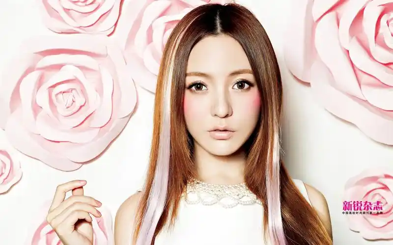 新锐杂志清纯个性美女清新写真图片(一)