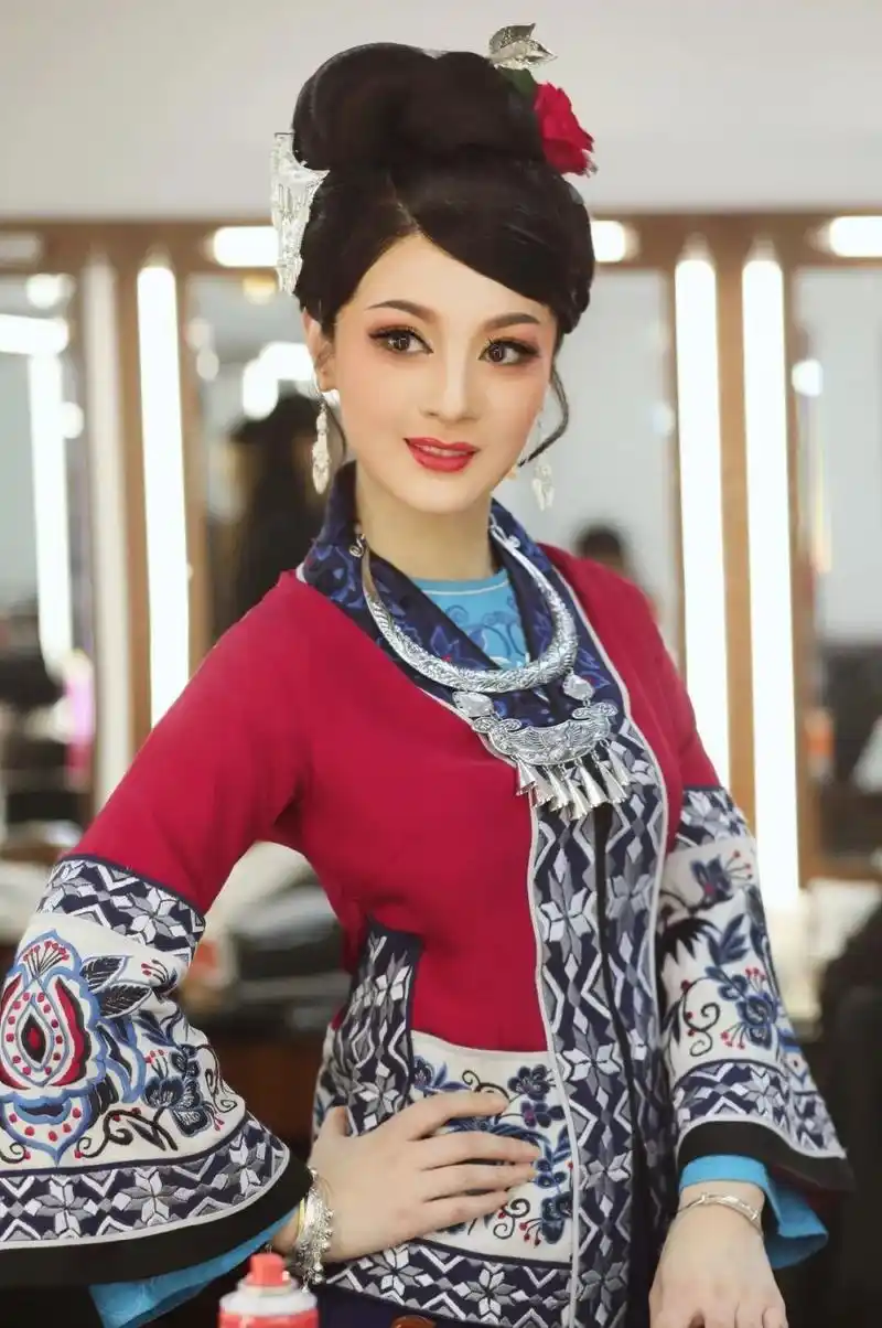 献礼建党百年裘丹莉谈越剧现代戏山海情深的台前幕后