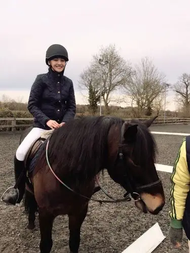 《花儿与少年2》将播出 郑爽骑马照首曝光(2)