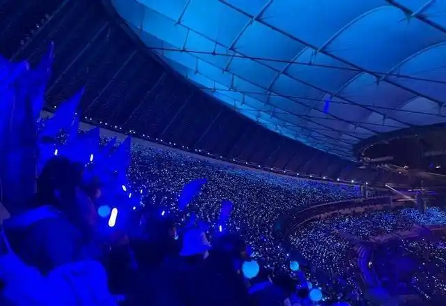 王俊凯首缺席跨年!粉丝坚持蓝海应援!小凯暖爆发文回应