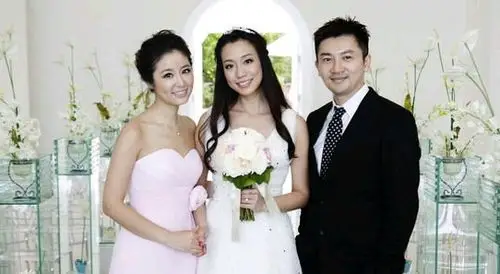 图文:吴辰君海外完婚 苏有朋林心如任伴郎伴娘