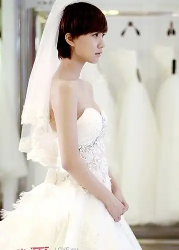 王珞丹唯美婚纱照曝光 清新扑面俏佳人-大众点评结婚频道