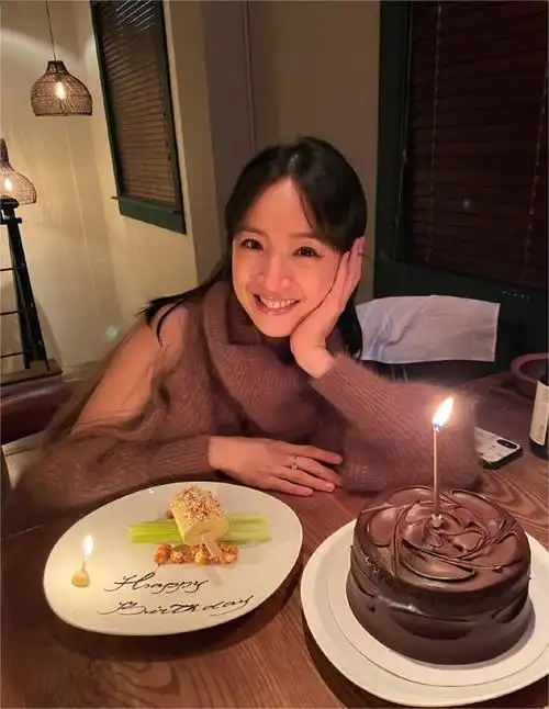 2021年39岁的林依晨发文官宣怀孕,分享喜悦.