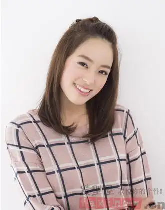 标签:半扎发发型简单扎发气质扎发绑半头的发型夏季个性发型