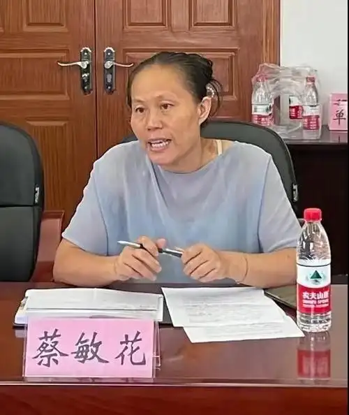 虎鹿镇中心幼儿园园长蔡敏花表示,以立足虎鹿文化特点,结合明清古居