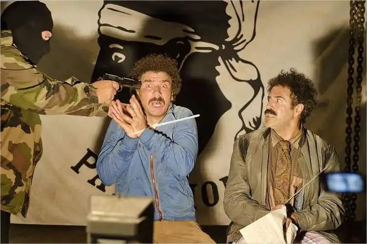 是由迈克尔·扬执导,何塞·加西亚,米歇尔·杨恩主演的喜剧电影