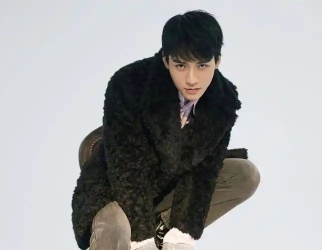 新剧《从结婚开始恋爱》剧照曝光,结婚证太抢眼,女主是肖战闺蜜_龚俊