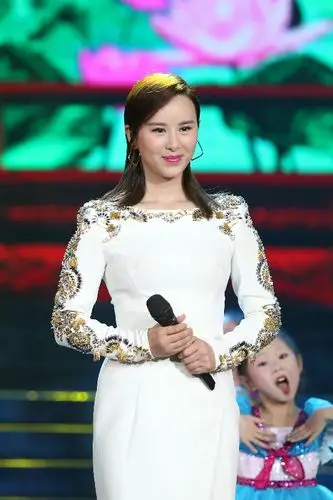 青年歌手王雅洁受邀参加央视音乐频道七一晚会录制