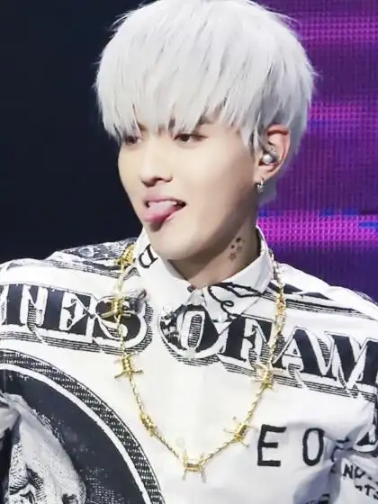 吴亦凡可爱卖萌的几张照片,图4被多少网友用作壁纸