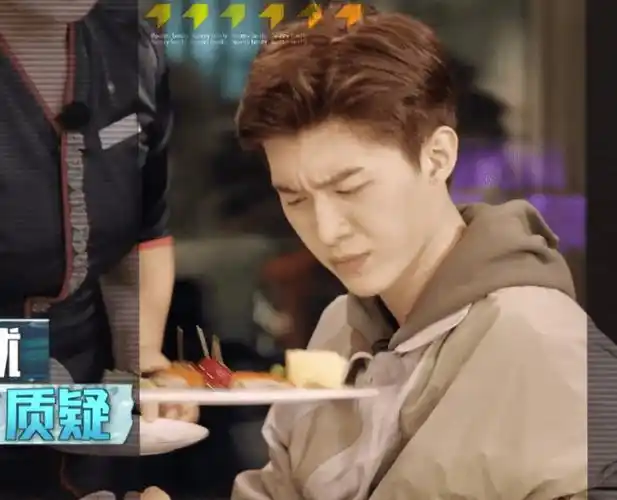 范丞丞吃西餐闹笑话不认识鹅肝超尴尬周扬青的反应不愧是名媛