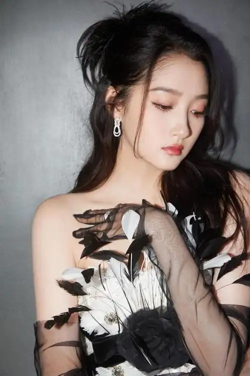 内娱女星爱高定杨幂高贵刘亦菲梦幻宋茜性感关晓彤绝了