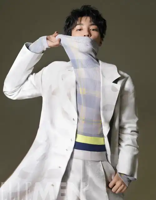 王俊凯2021年第三刊开年封来啦!《ellemen》一月刊～内页来啦