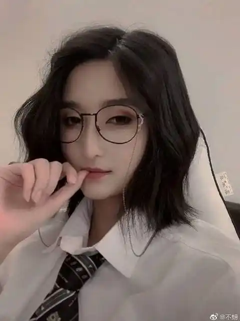 禾末茴秣茴大佬的老婆们秣茴#打卡秣茴#秣茴秣茴老婆的微博视频