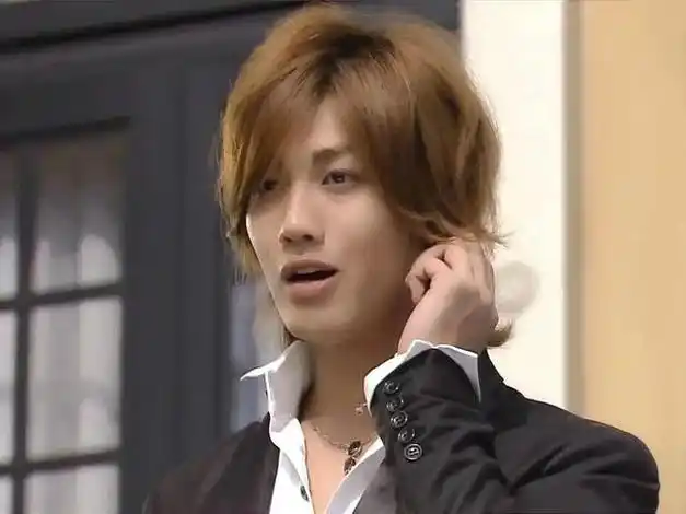 日本神颜男星巅峰时期官宣结婚如今又突然离婚