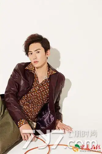 《半妖倾城》张哲瀚自曝喜欢刘亦菲,解密张哲瀚暑假霸屏