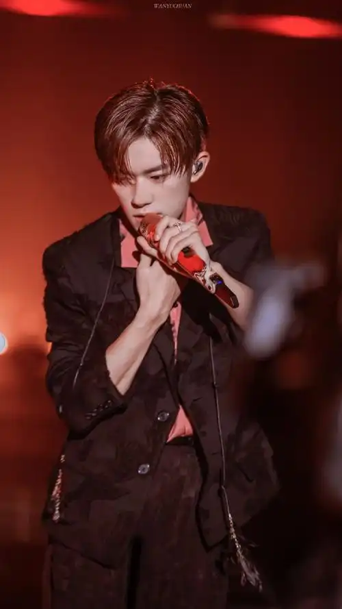 汇源果汁品牌代言人易烊千玺##清扬品牌代言人易烊千玺##四字 易