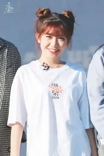 梨涡妹妹@火箭少女101_赖美云 真实的漫画里走出来的女孩子笑起来露