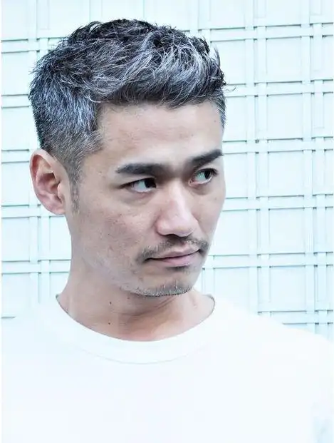 中老年男士发型别乱剪可以试试这几款即使头发花白也很帅