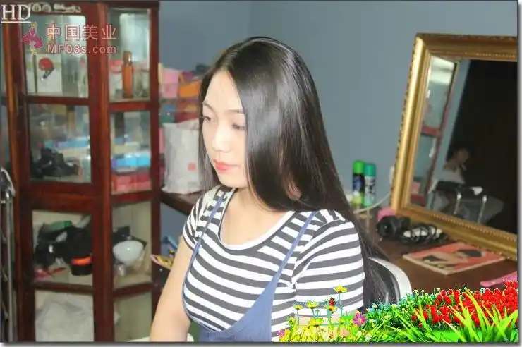 丰满妹子剃高空bob头(2)