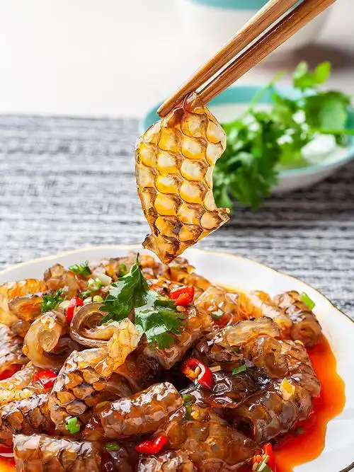 红油鱼皮卷麻辣鱼皮开袋即食香辣凉拌海鲜鱼零食小吃