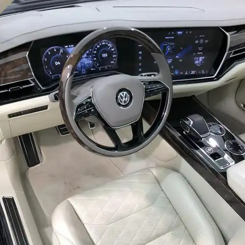 全新大众辉腾d2实拍,气场强大,内饰很豪华