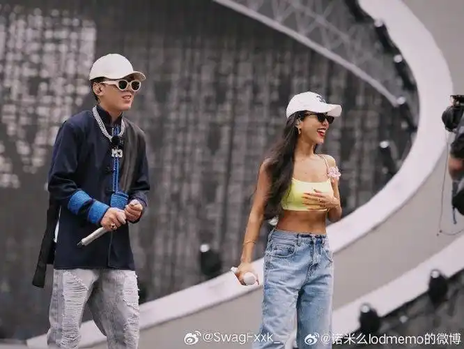 诺米晒出和谢帝还有吉克隽逸的大合影