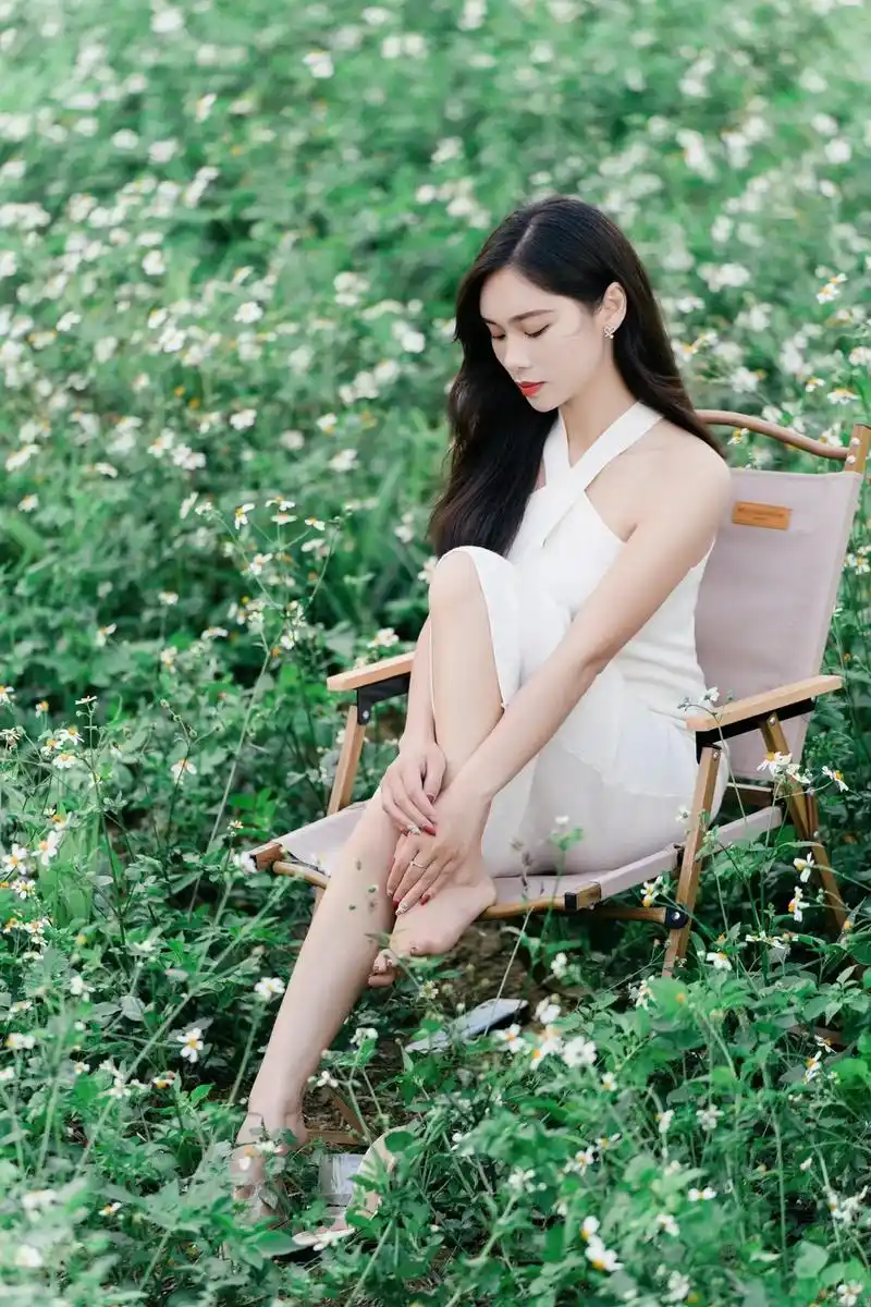 靖西户外写真11月份合适拍小白花