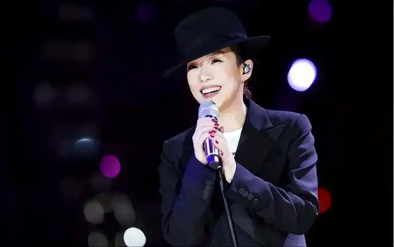 回顾林忆莲李宗盛为她离婚陈辉虹等她20年今57岁却孤单一人