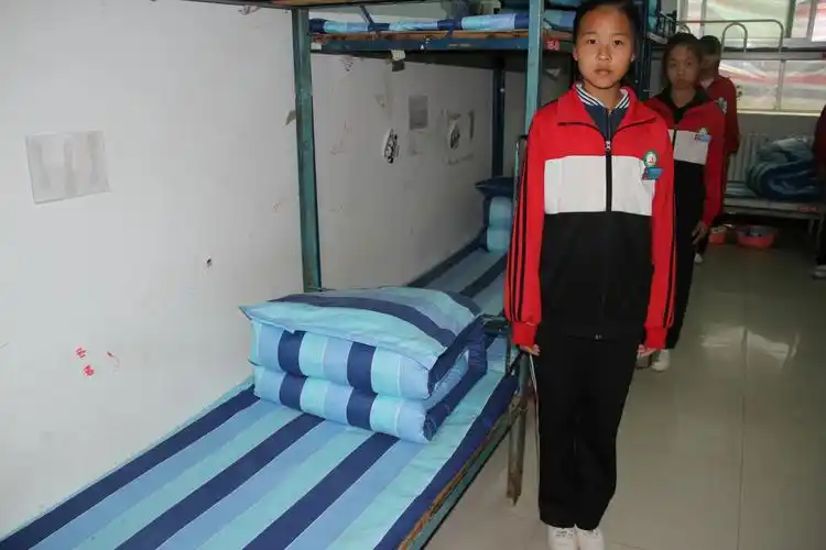 温馨宿舍我的家――实验初中宿舍管理篇章