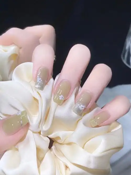 夏日氛围冰透绿猫眼法式五瓣花美甲