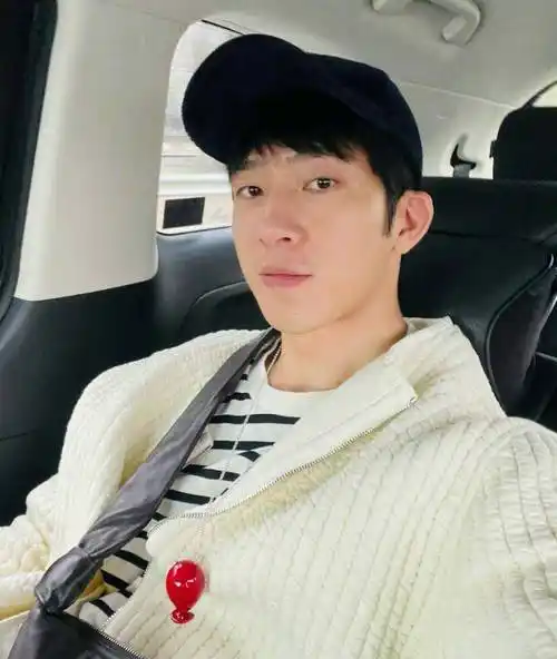 井柏然社伤现场!用小号发视频,网友凭这点认出!